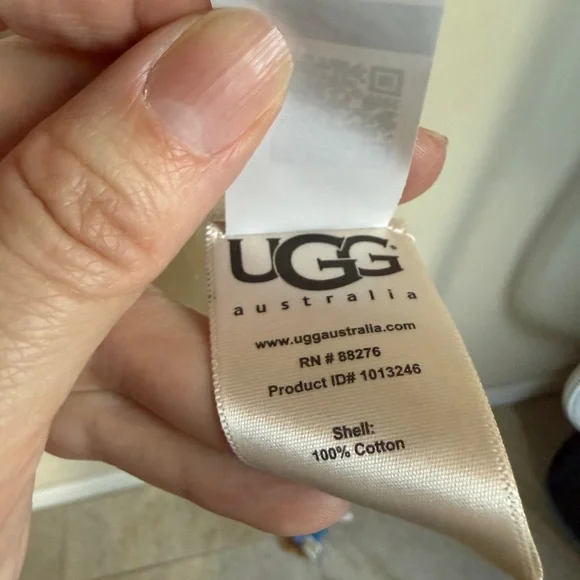 UGG Women's Soft Cream Lightweight Cardigan Poncho M/L Cozy Soft - Picture 8 of 9